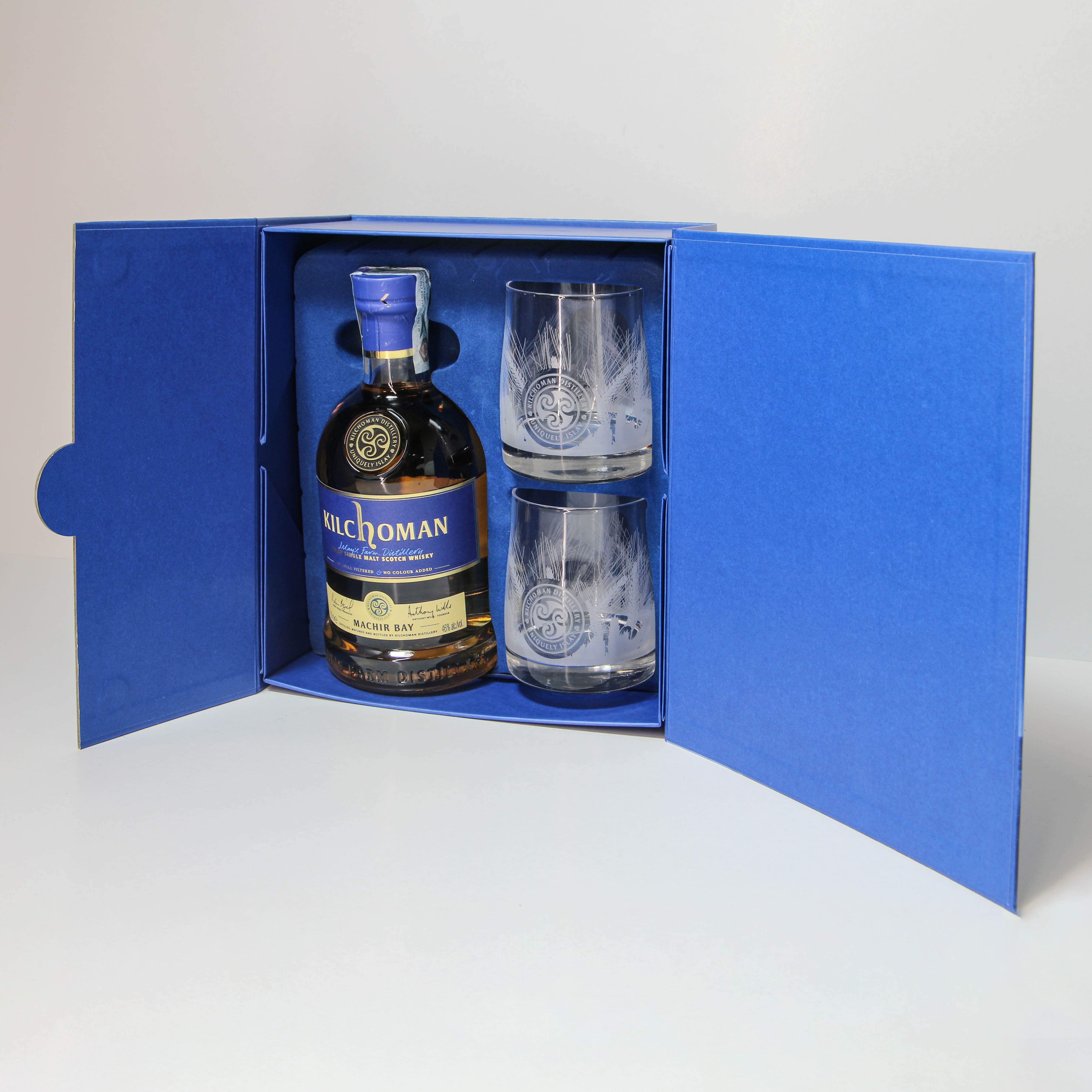 cofanetto degustazione whisky e due bicchieri 